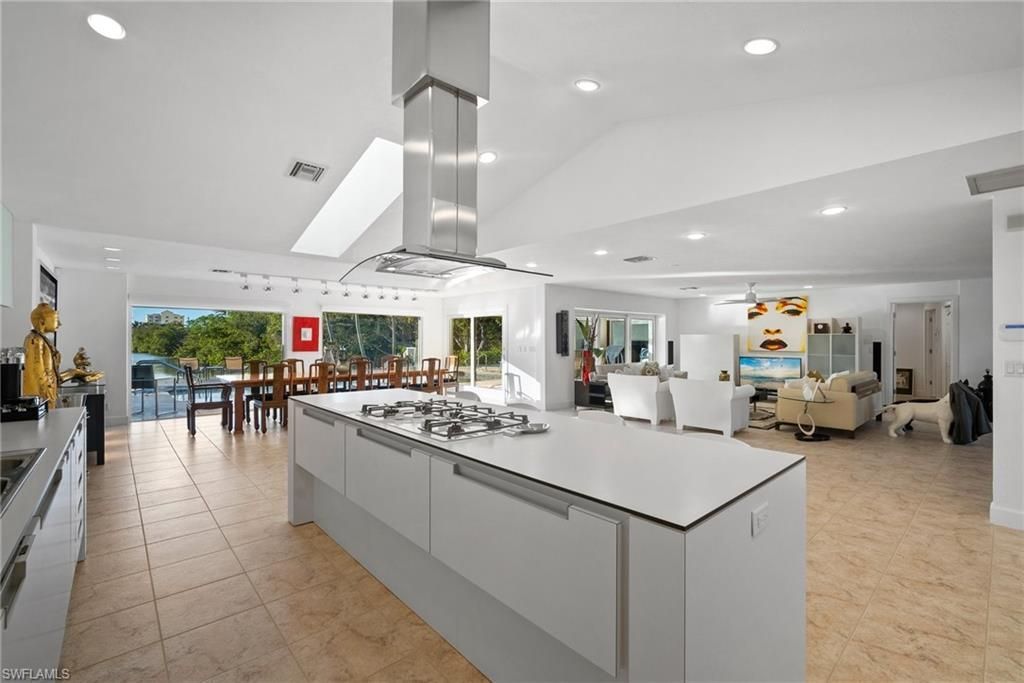 319 Pirates Bight , Naples, FL 34103 Photo