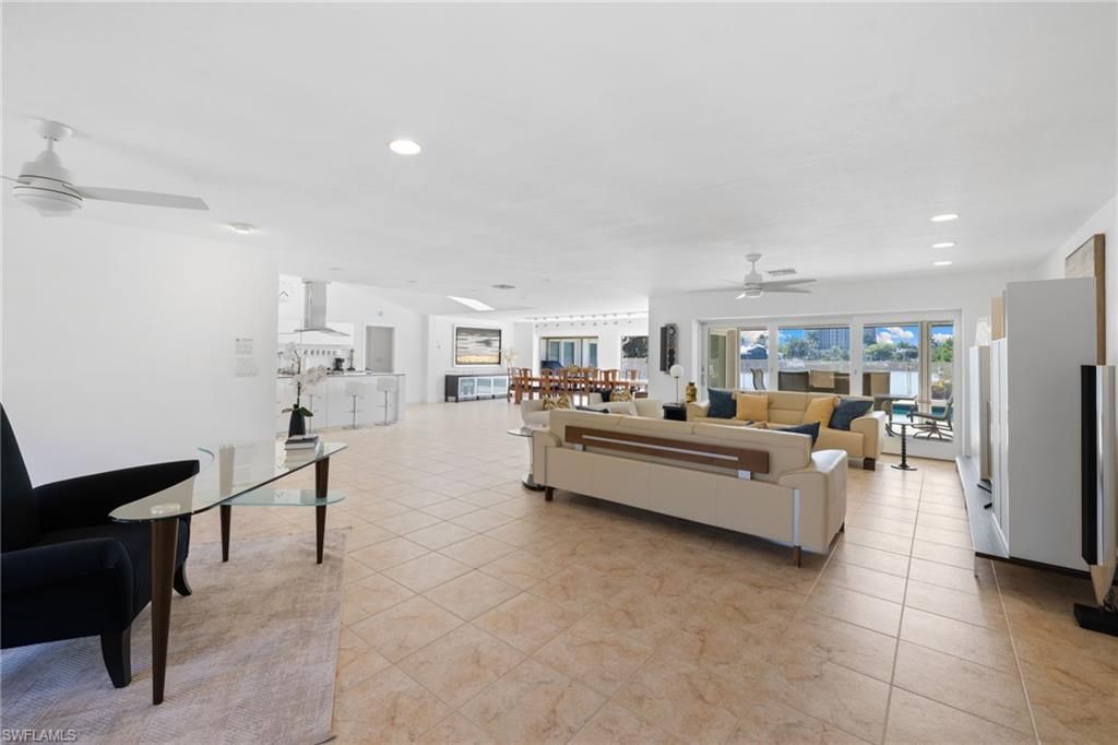 319 Pirates Bight, Naples, FL 34103 Photo