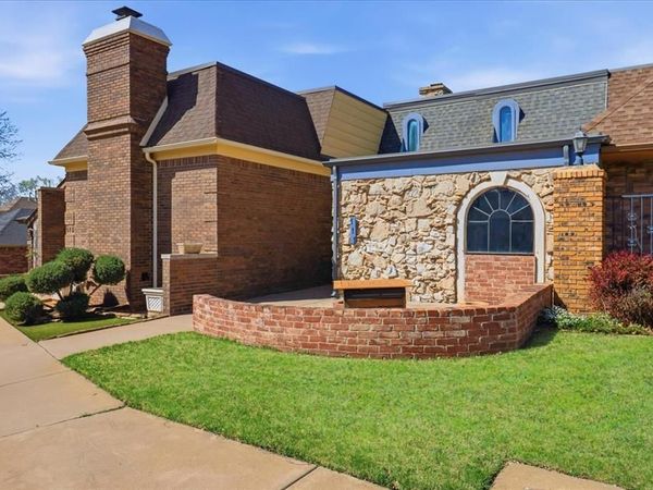 111 The Hills Street, Clinton, OK 73601