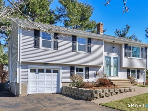 8 Blue Meadow, Middletown, CT 06457