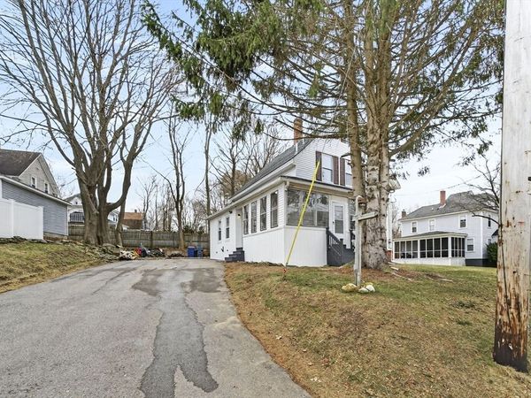 22 Maple St, Templeton, MA 01436