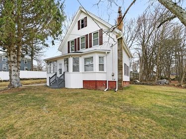 22 Maple St, Templeton, MA 01436