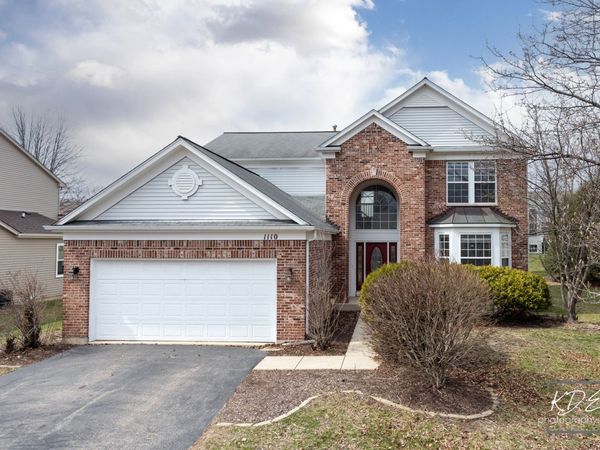 1110 OAKHILL Drive , Aurora, IL 60502
