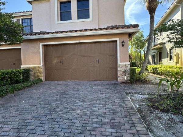 127 W Riverwalk Cir W W, Plantation, FL 33325