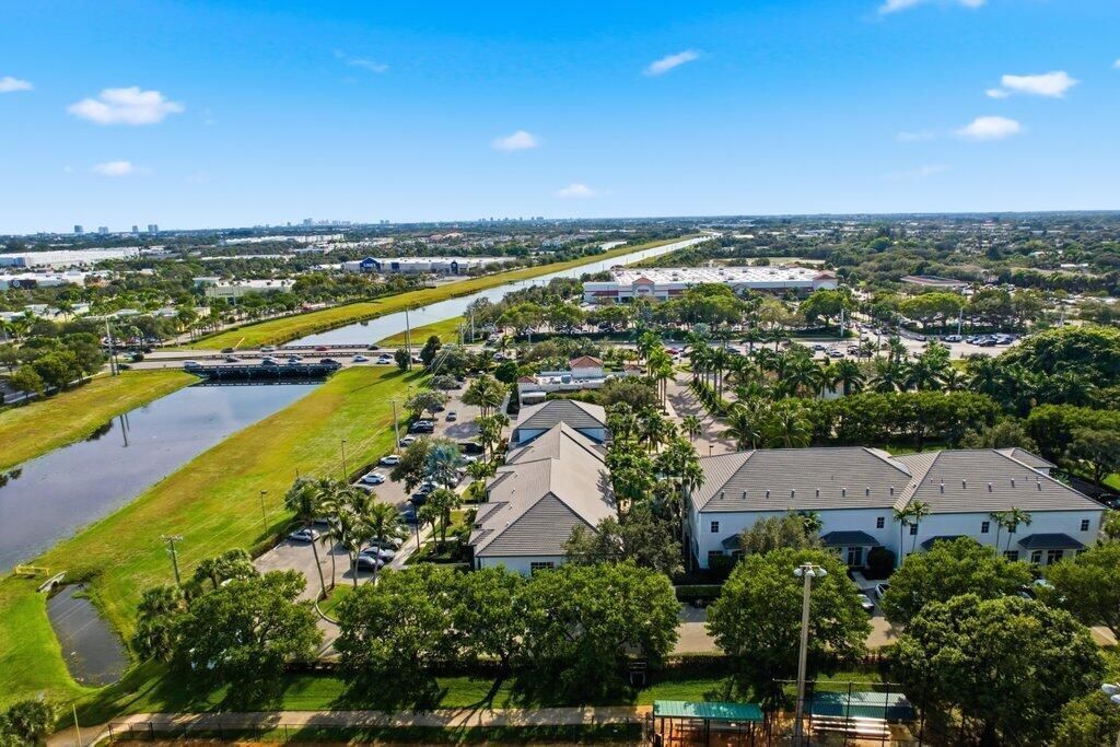 3307 Northlake Boulevard, Unit 107, Palm Beach Gardens, FL 33403 Photo