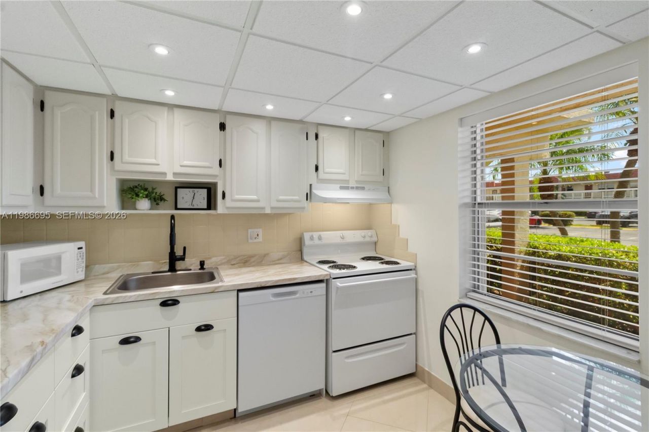 3 Abbey Ln , Unit 101, Delray Beach, FL 33446 Photo