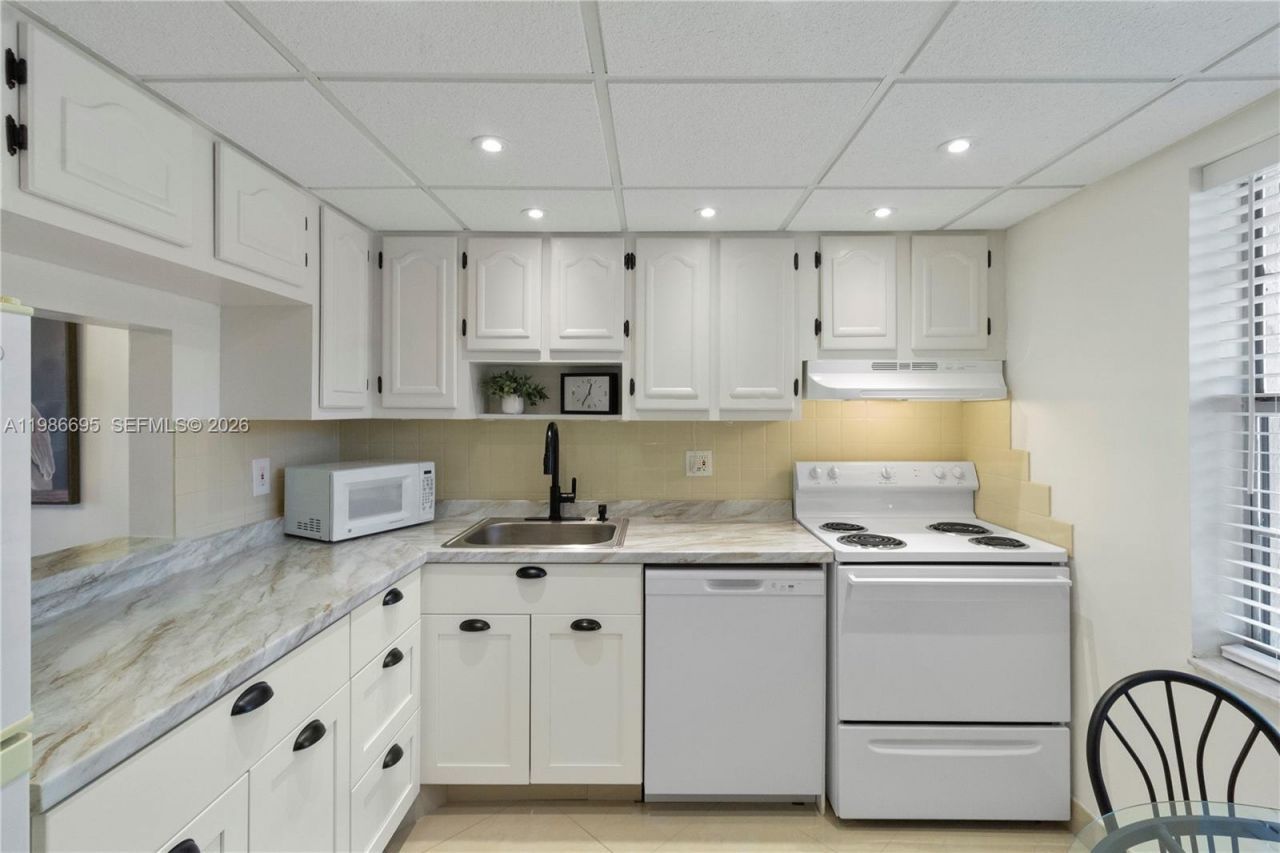 3 Abbey Ln , Unit 101, Delray Beach, FL 33446 Photo