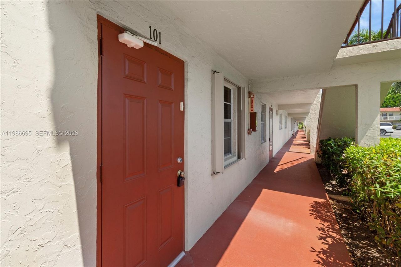 3 Abbey Ln , Unit 101, Delray Beach, FL 33446 Photo