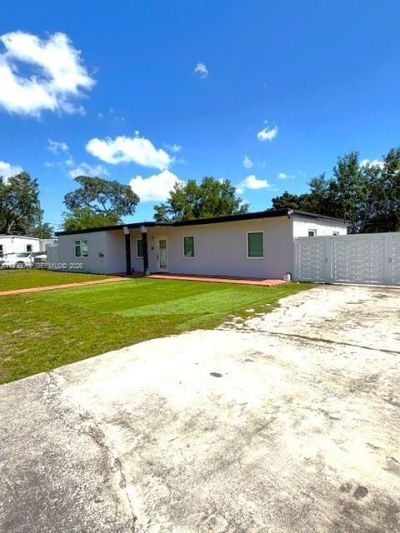 15825 E Bunche Park Dr , Miami Gardens, FL 33054 Photo