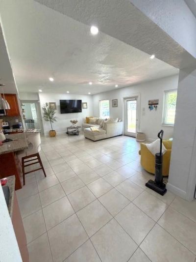 15825 E Bunche Park Dr , Miami Gardens, FL 33054 Photo