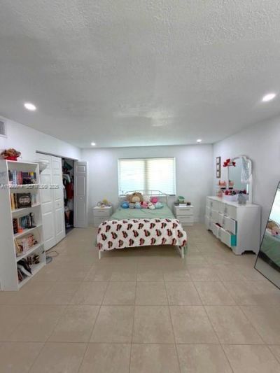 15825 E Bunche Park Dr , Miami Gardens, FL 33054 Photo