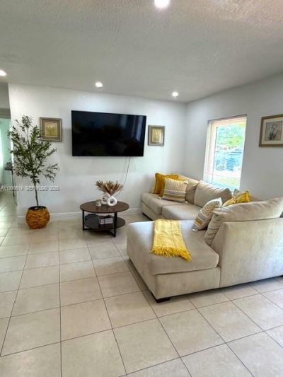 15825 E Bunche Park Dr , Miami Gardens, FL 33054 Photo