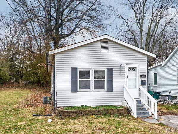 900 N Elm Avenue , Webster Groves, MO 63119