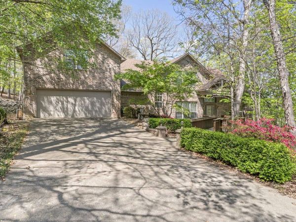 12 Fox Chapel Court, Little Rock, AR 72212