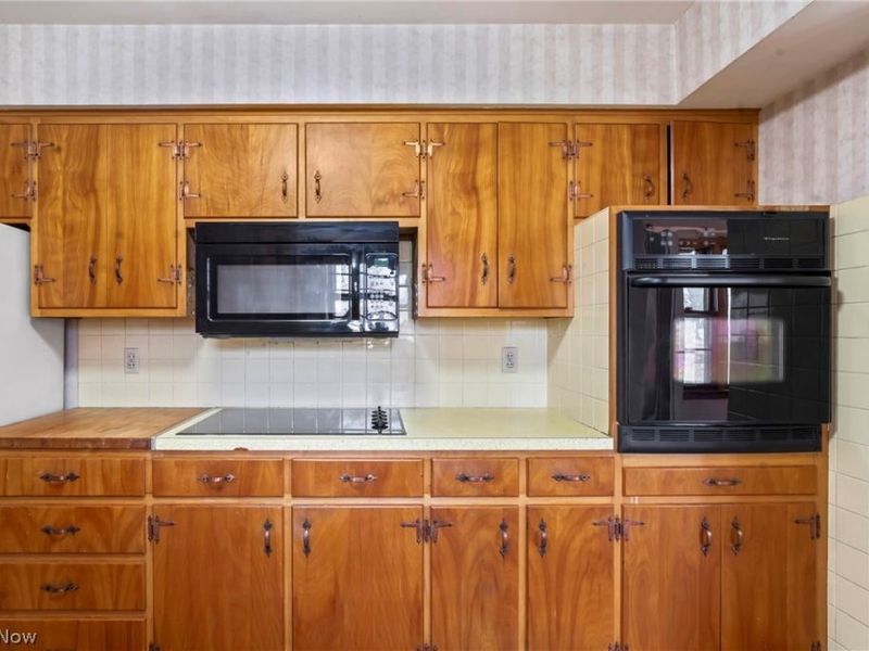 296 Moreland Drive, Canfield, OH 44406 Photo 13