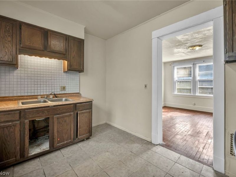 7909 Goodman Avenue, Cleveland, OH 44105 Photo 10