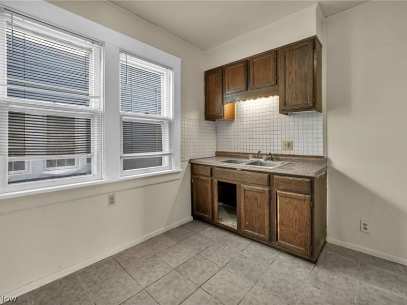 7909 Goodman Avenue, Cleveland, OH 44105 Photo 11