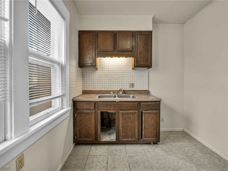 7909 Goodman Avenue, Cleveland, OH 44105 Photo 12