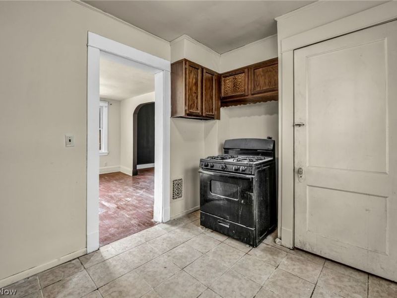 7909 Goodman Avenue, Cleveland, OH 44105 Photo 13