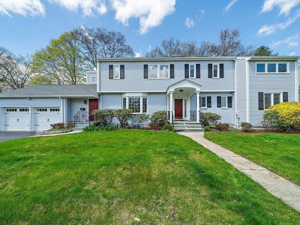 28 Mansfield Rd, Wellesley, MA 02481