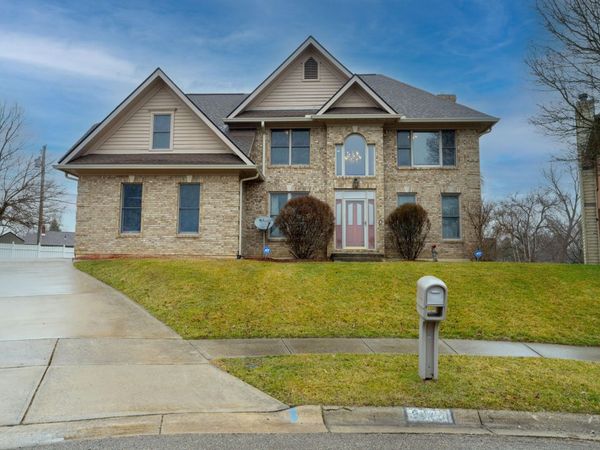 2442 Greystone Lane, Springfield, OH 45503