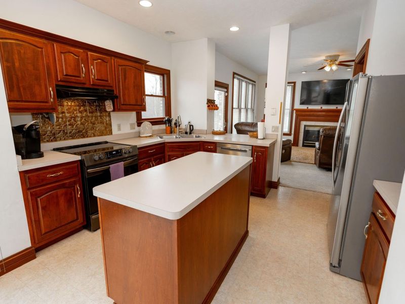 2442 Greystone Lane, Springfield, OH 45503 Photo 13