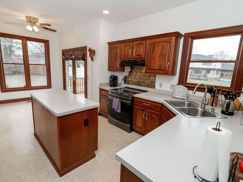 2442 Greystone Lane, Springfield, OH 45503 Photo 16