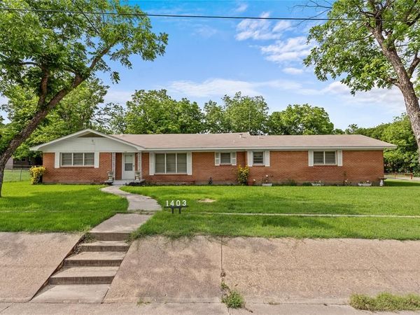 1403 W 5th Street, Clifton, TX 76634