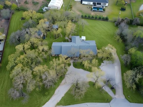 154 Stonewood Boulevard, Bartonville, TX 76226