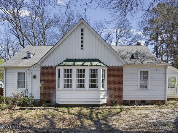 155 N Randolph Street, Holly Springs, MS 38635