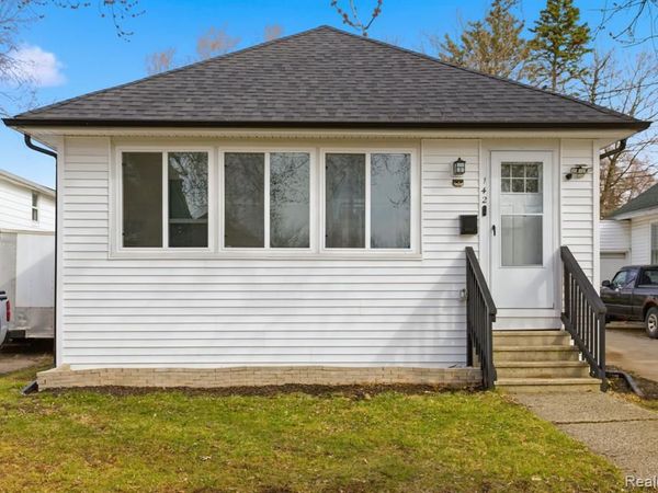 142 Avondale Avenue, Summit Twp, MI 49203