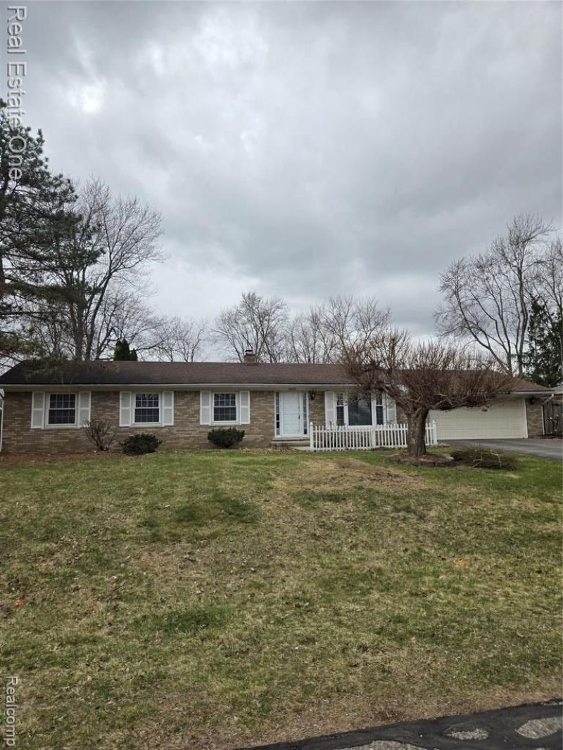 25825 Sierra Drive, Novi, MI 48374 Main Photo