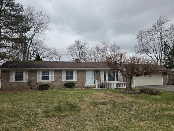 25825 Sierra Drive, Novi, MI 48374