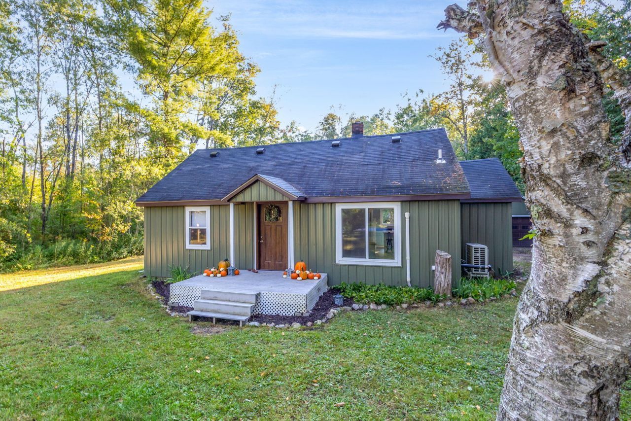 22820 Northland Drive, Paris, MI 49338 Main Photo