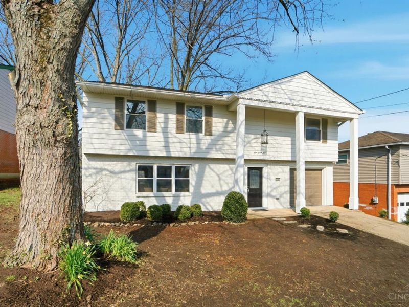 949 Yarger Drive, Cincinnati, OH 45230 Photo 2