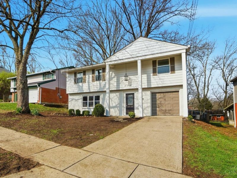 949 Yarger Drive, Cincinnati, OH 45230 Photo 3