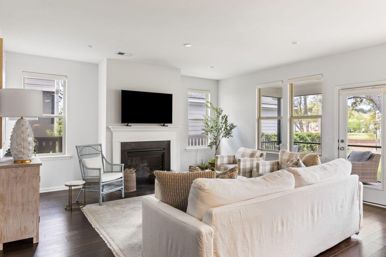 1981 Shadetree Boulevard Photo 5