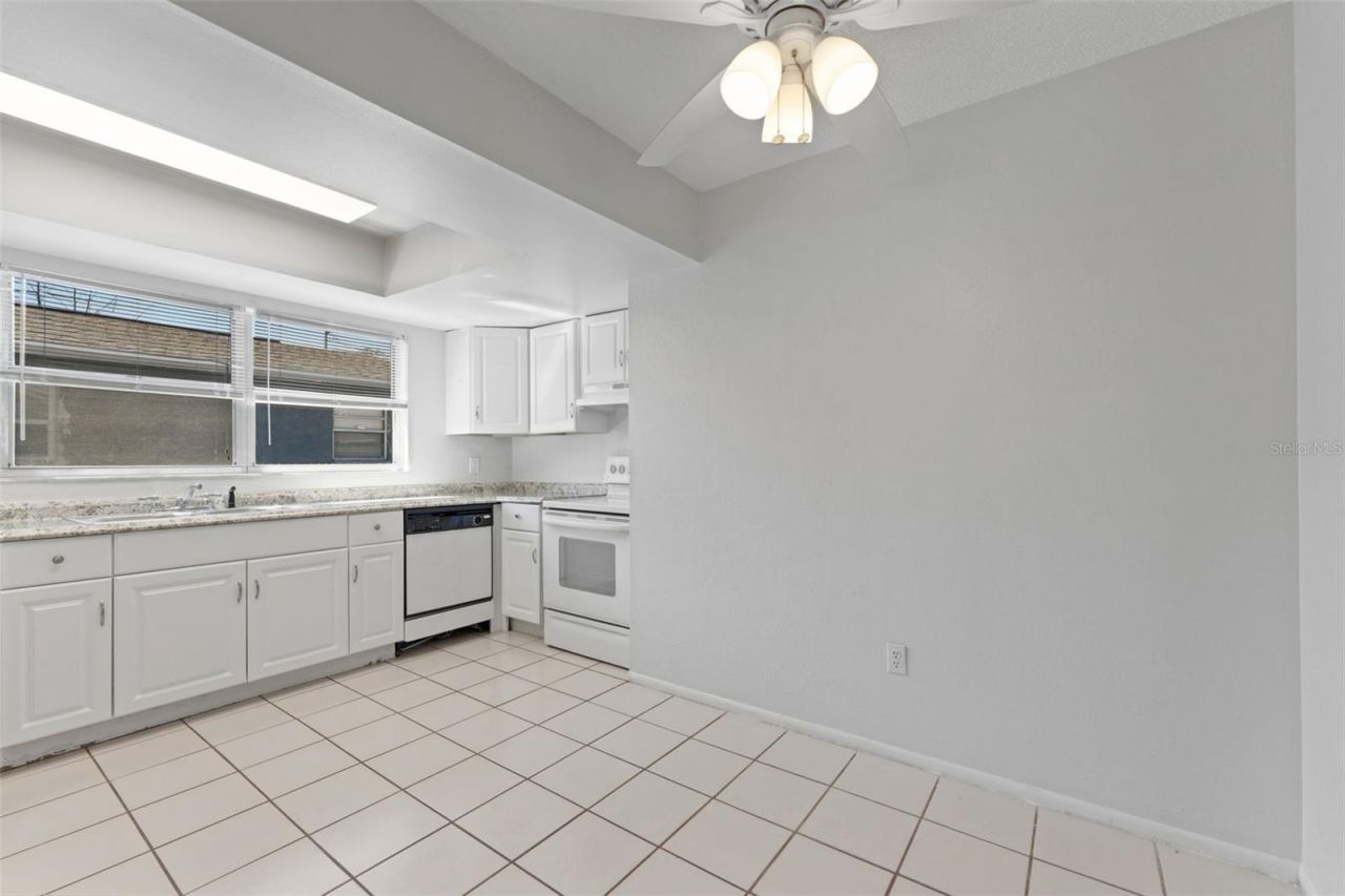 669 52nd Avenue S, Saint Petersburg, FL 33705 Photo