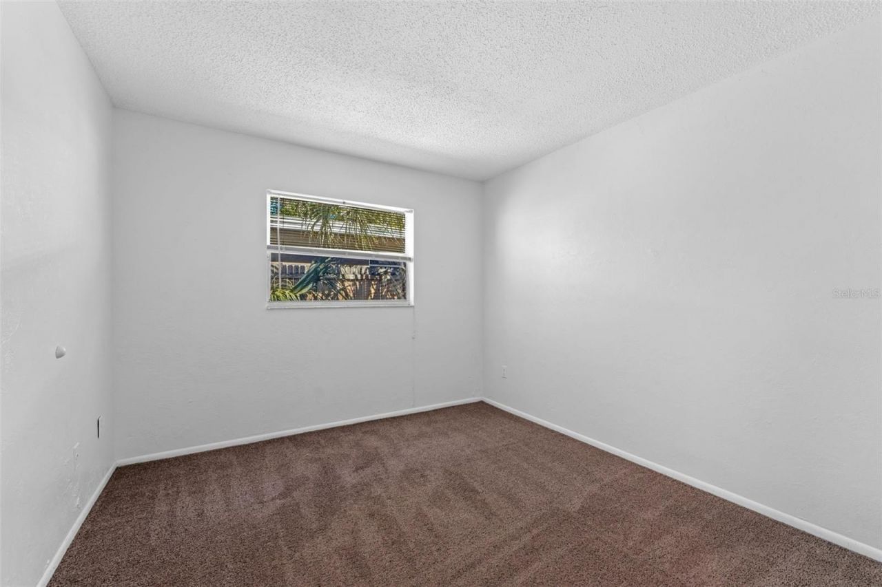 669 52nd Avenue S, Saint Petersburg, FL 33705 Photo