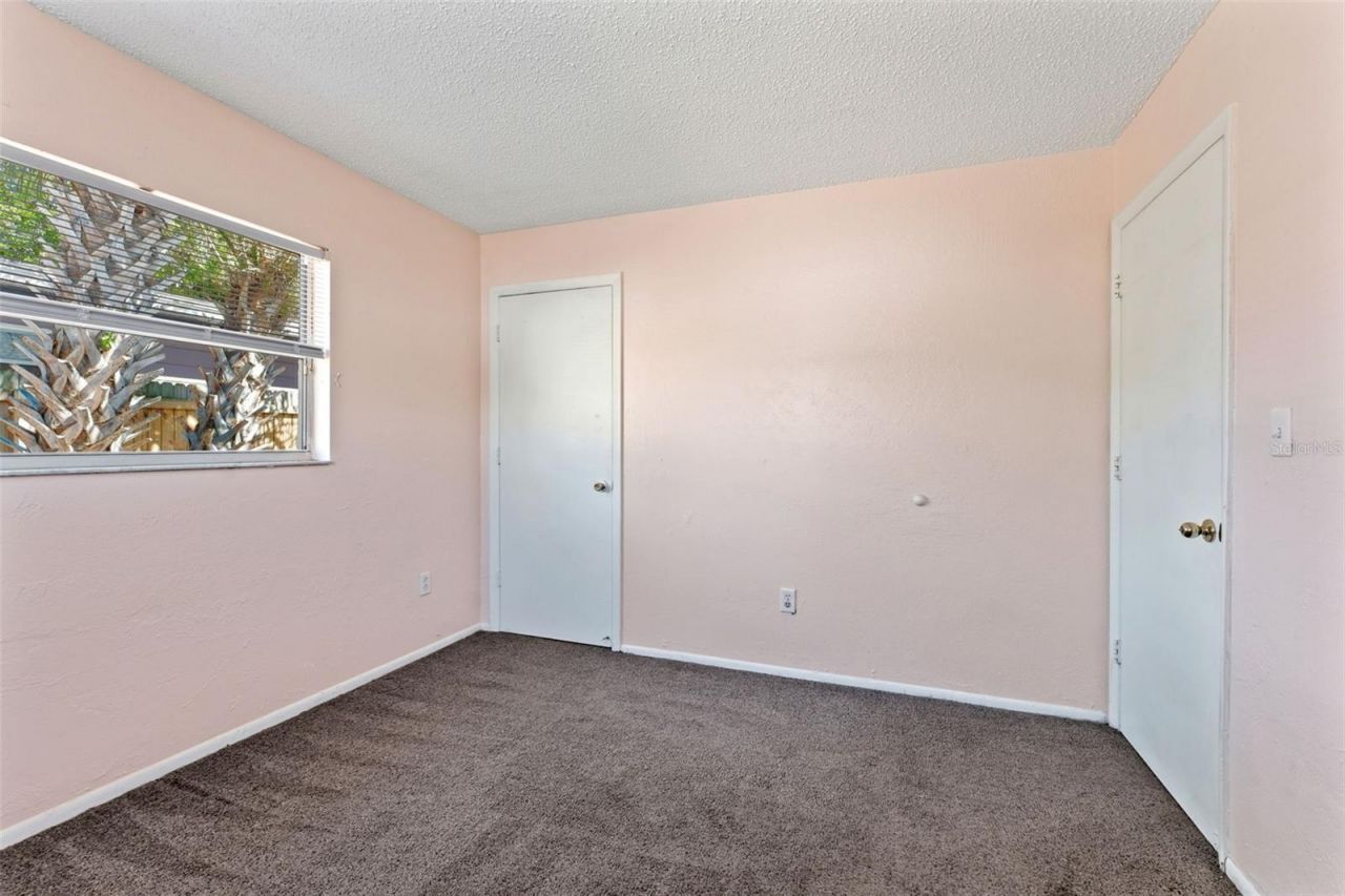 669 52nd Avenue S, Saint Petersburg, FL 33705 Photo