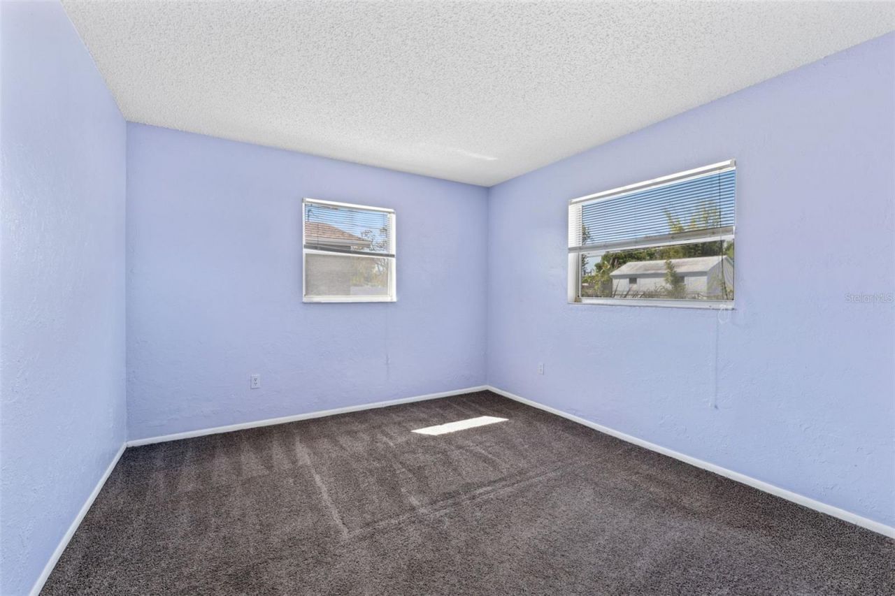 669 52nd Avenue S, Saint Petersburg, FL 33705 Photo