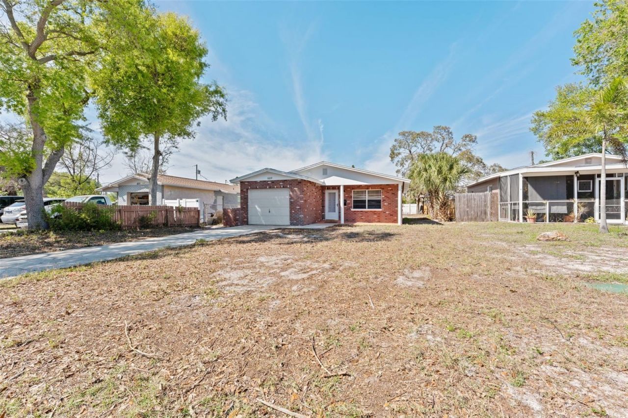 669 52nd Avenue S, Saint Petersburg, FL 33705 Photo
