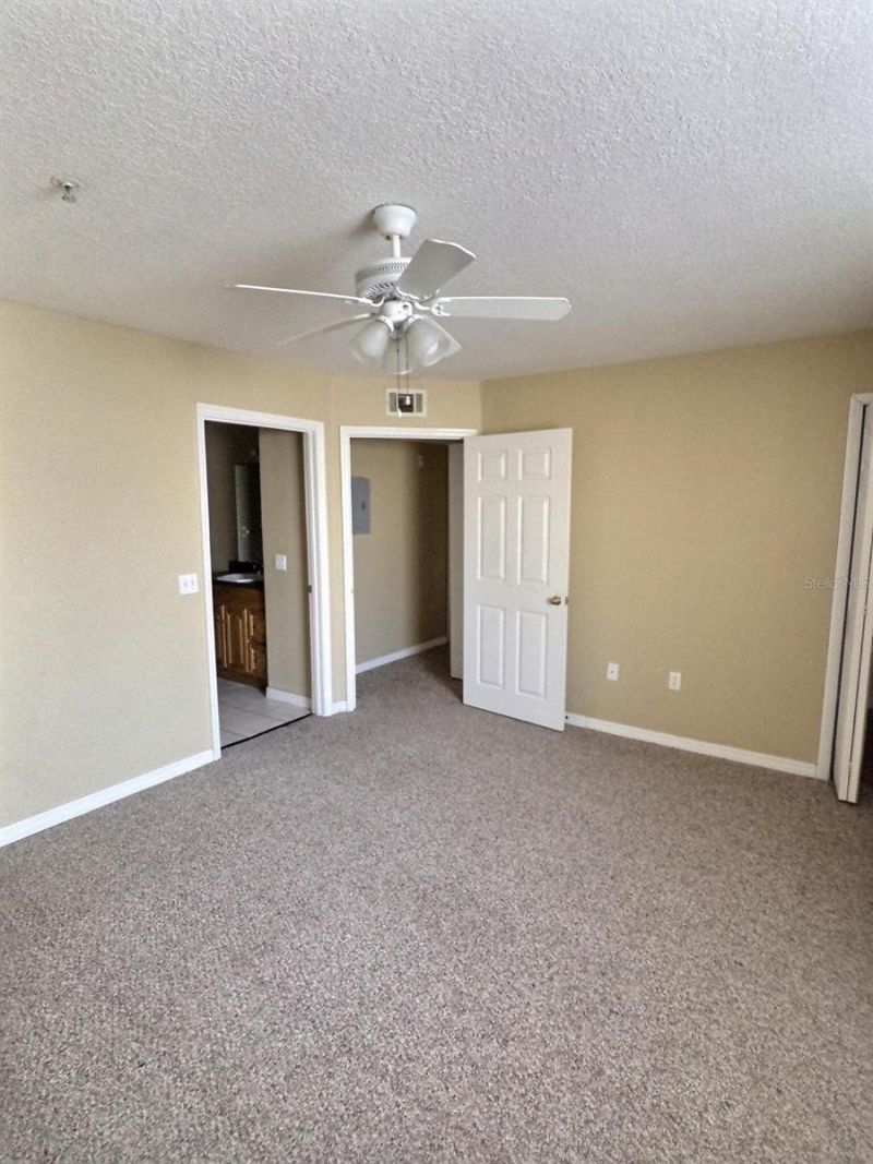 13803 Fairway Island Drive, Unit 1618, Orlando, FL 32837 Photo