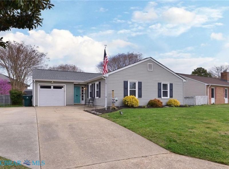 109 Virginia Drive, Newport News, VA 23602 Main Photo