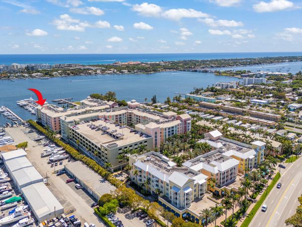806 E Windward Way, Unit 403, Lantana, FL 33462