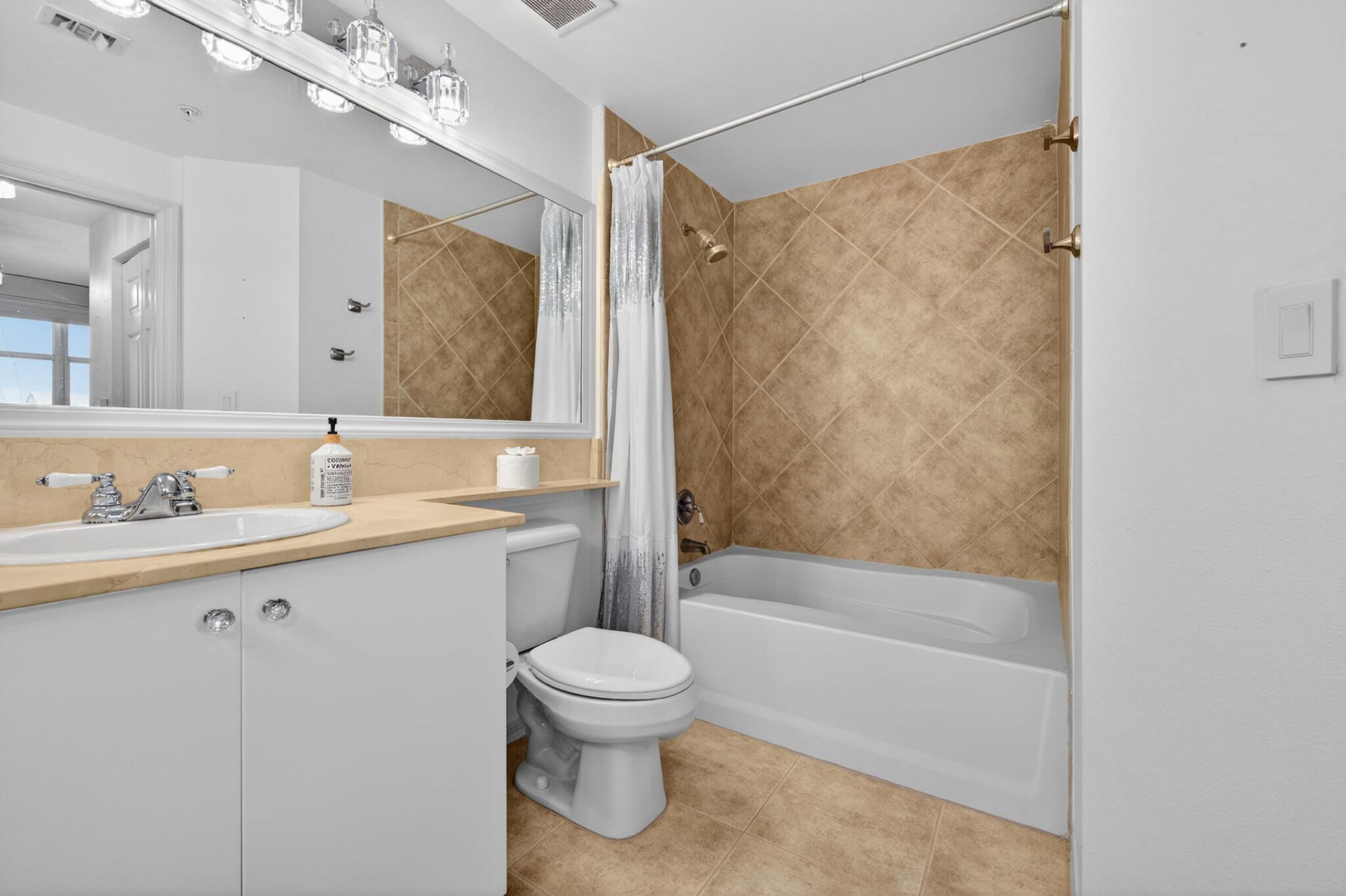 806 E Windward Way, Unit 403, Lantana, FL 33462 Photo