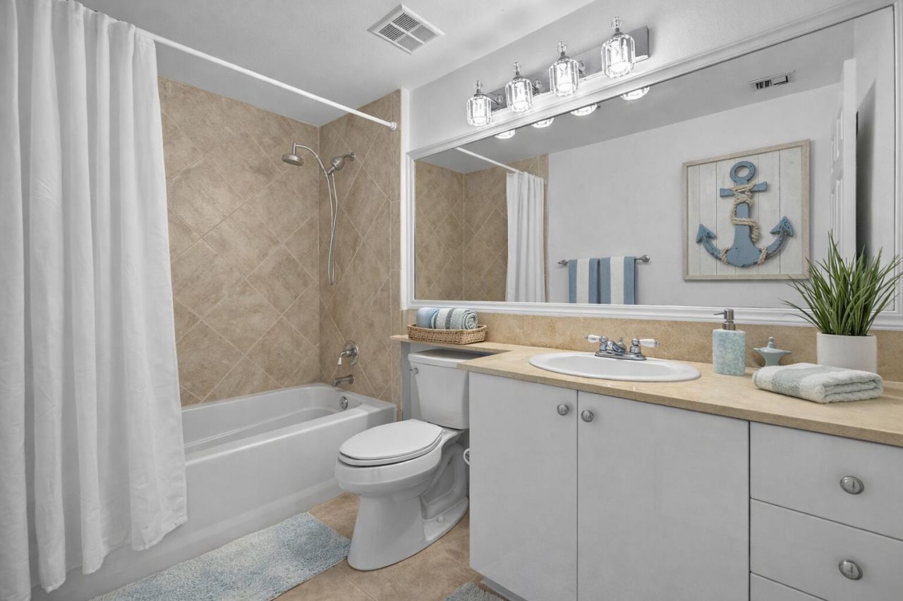 806 E Windward Way, Unit 403, Lantana, FL 33462 Photo