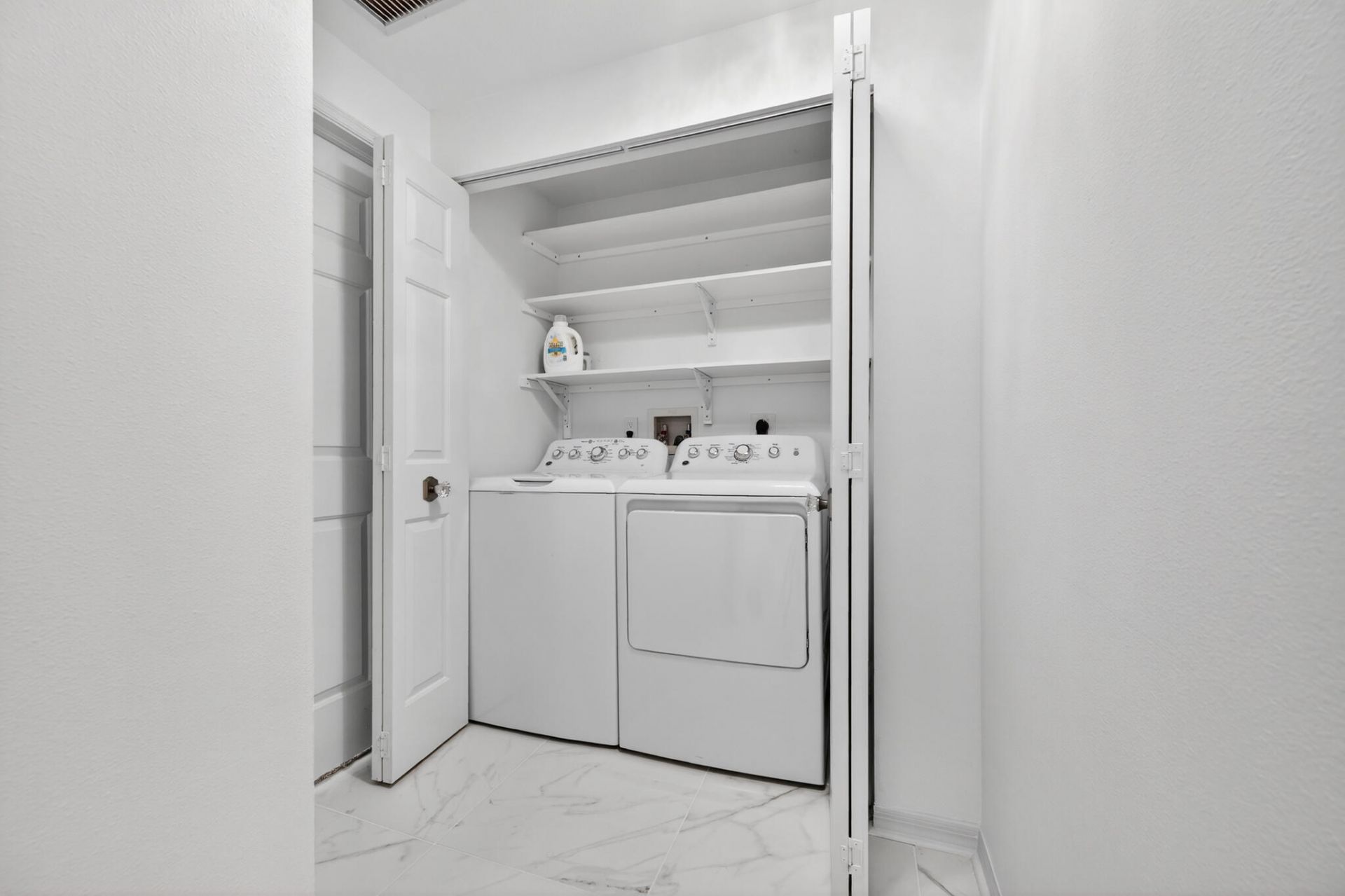 806 E Windward Way, Unit 403, Lantana, FL 33462 Photo