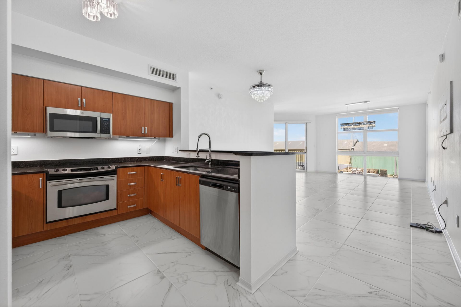 806 E Windward Way, Unit 403, Lantana, FL 33462 Photo