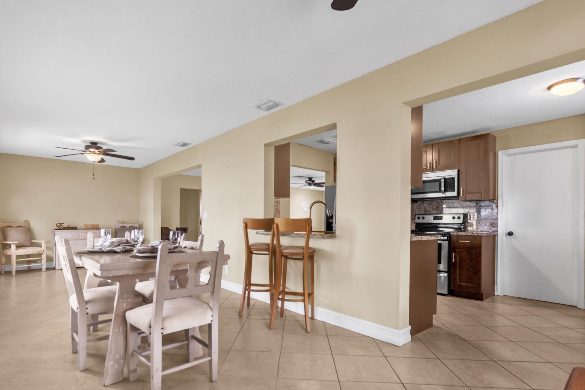 8208 NW 14 Street, Plantation, FL 33322 Photo